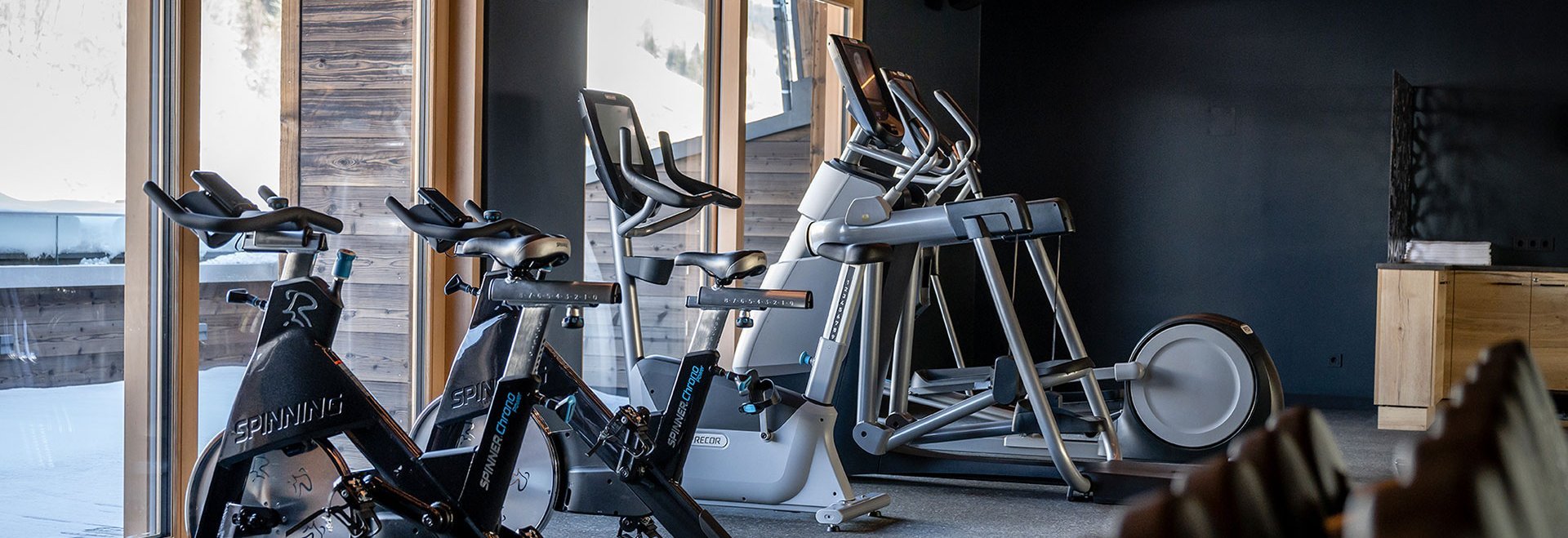 Cardio machines in the fitness lounge